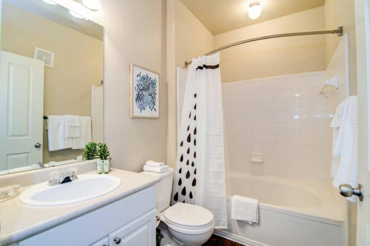 Walk To Downtown Memphis! Apartamento Exterior foto