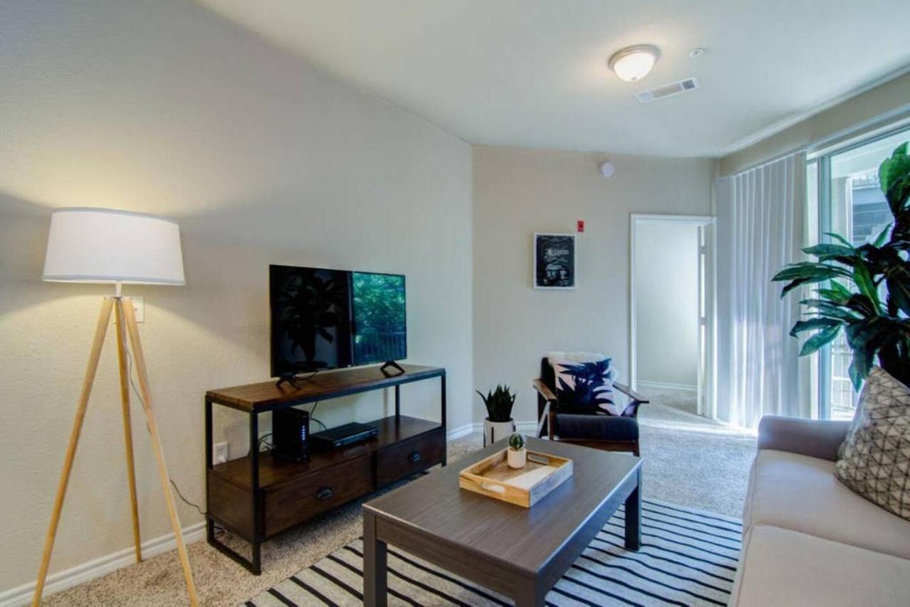 Walk To Downtown Memphis! Apartamento Exterior foto