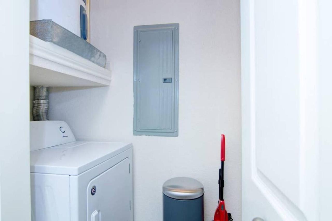Walk To Downtown Memphis! Apartamento Exterior foto