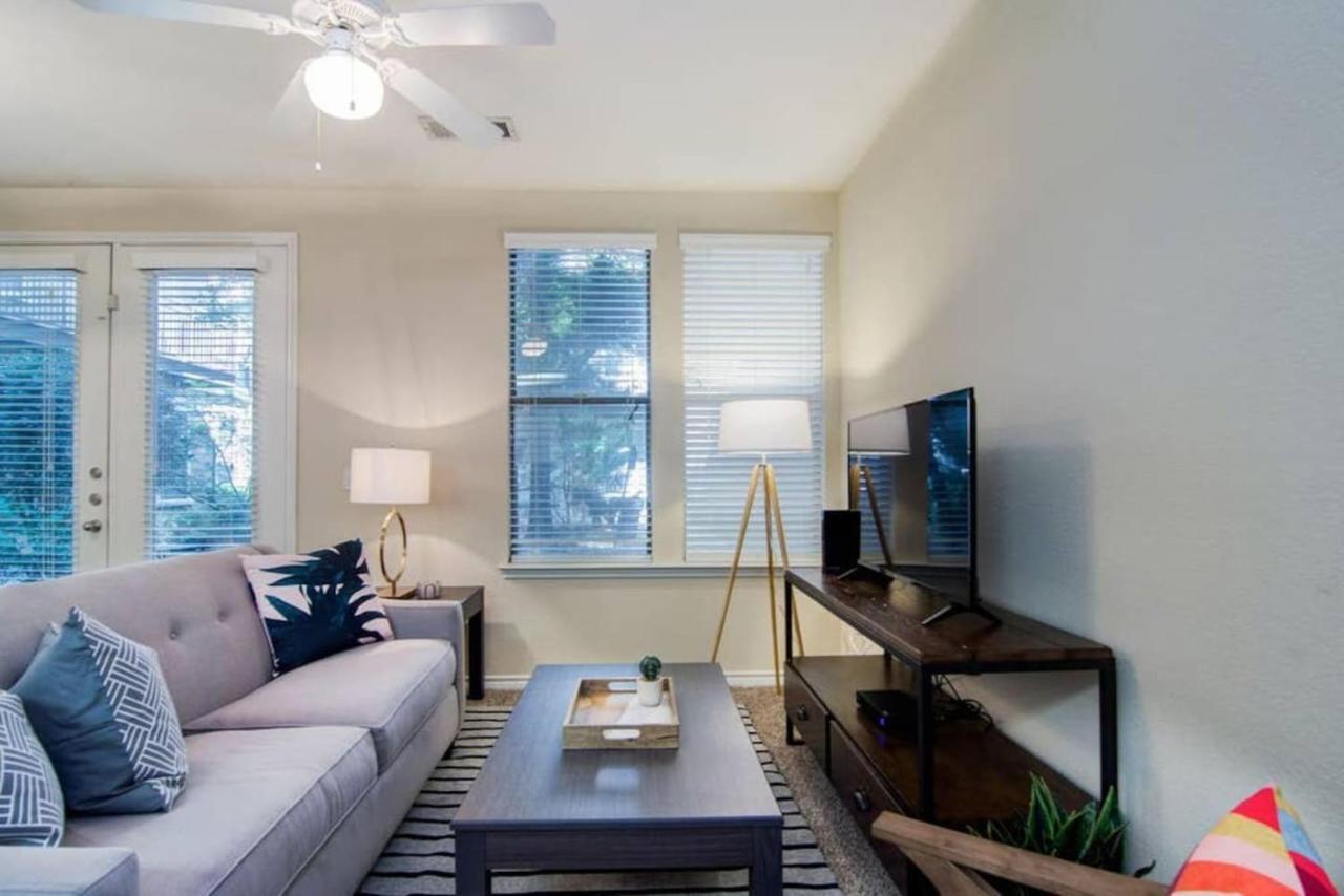 Walk To Downtown Memphis! Apartamento Exterior foto